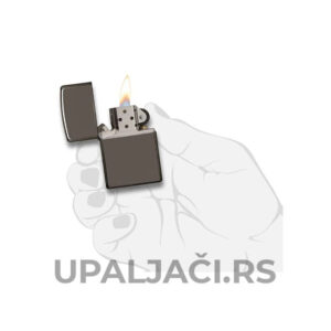 Original Zippo Upaljac Black Ice u ruci