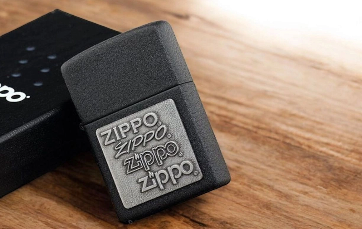 Nov Upaljač Black Crackle® Gold+Zippo Logo
