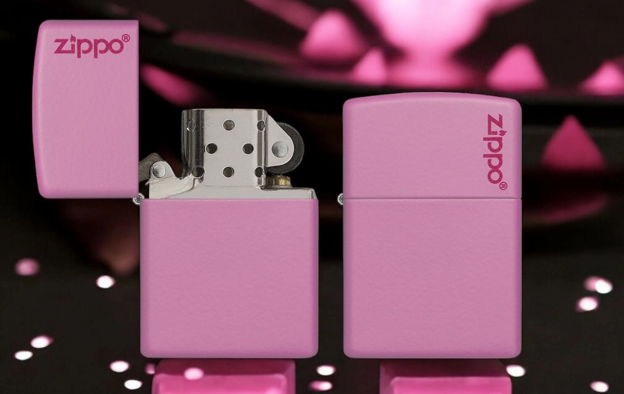 Na Poklon Zippo Upaljač Classic Pink Matte Zippo Logo Devojci