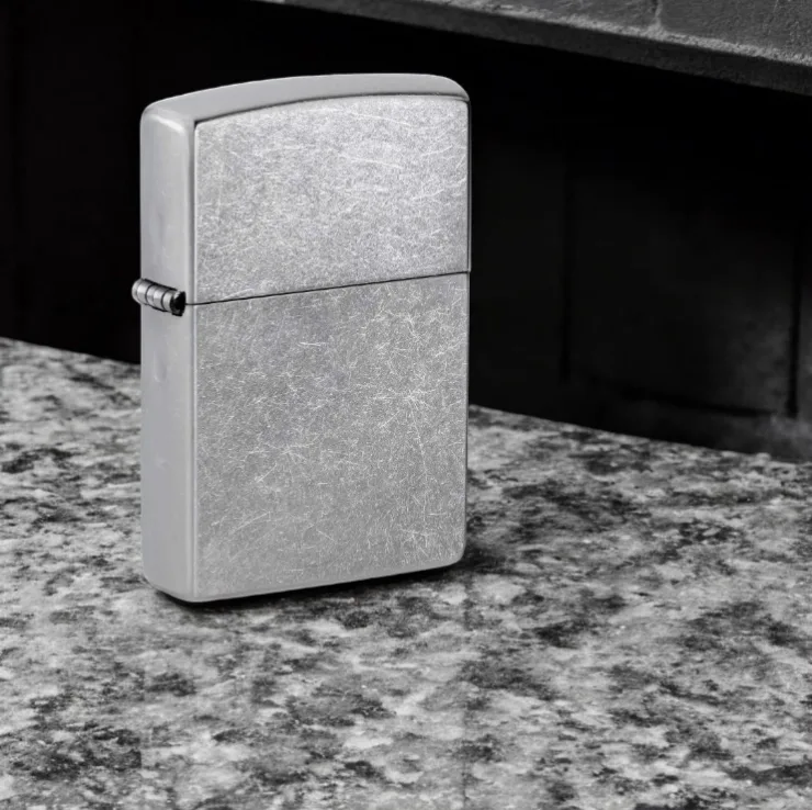 ZIPPO UPALJAČ-REGULAR STREET CHROME