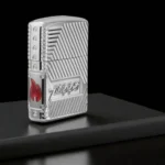 Zippo Bolts – Armor® Dizajn sa 360° Graviranjem i Plamenom