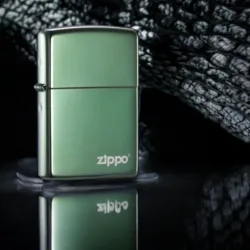Zippo High Polish Green Zippo Logo Benzinski Upaljač
