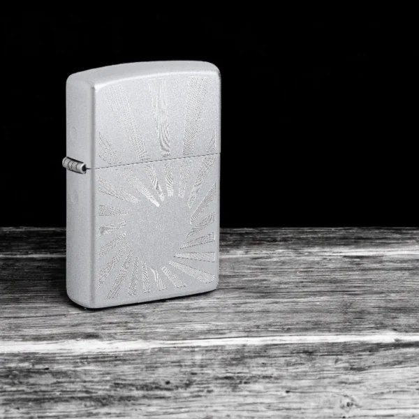 Upaljač Zippo Love Radiates Design Auto Engrave Satin Chrome: Romantična Gravura na Hromiranom Površinskom Obradu
