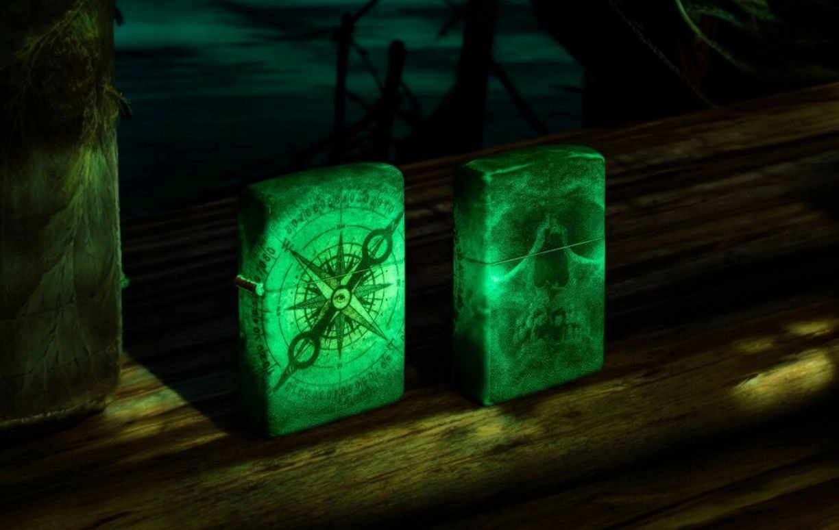 Upaljač Zippo Compass Ghost Design-Svetli u mraku