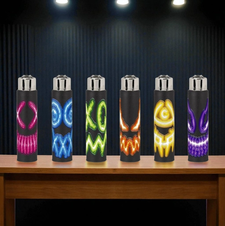 Upaljači Clipper Horror Masks – crna podloga i horor maske u fluorescentnim bojama, 6 različitih dizajna.