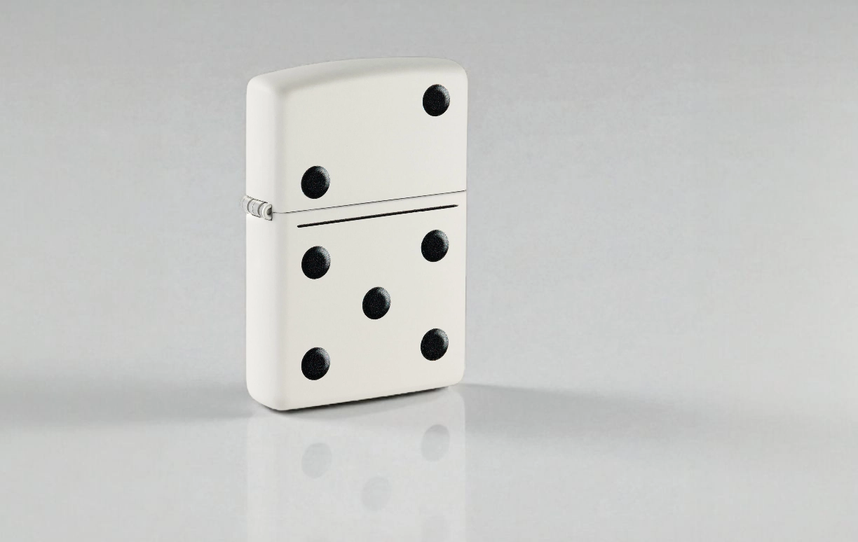 Zippo Domino Design Upaljača 3 Upaljač Zippo Domino Design – Mat beli