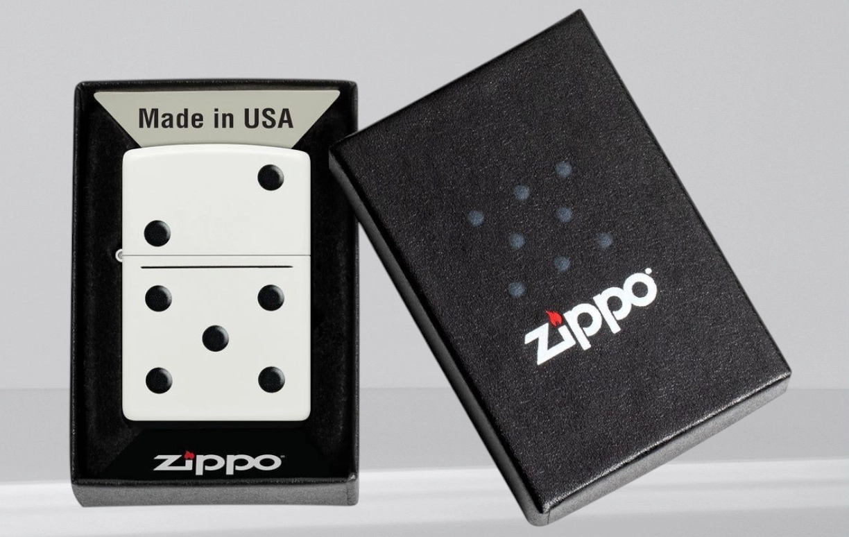 Zippo Domino Design Upaljača 2 Zippo Domino upaljač sa motivima domina na belom mat finišu