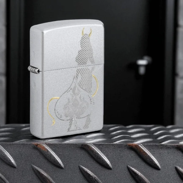 Zippo Devilish Ace – Zavodljivi Pik sa Džavolskim Šarmom
