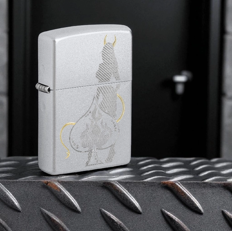 Zippo Devilish Ace – Zavodljivi Pik sa Džavolskim Šarmom