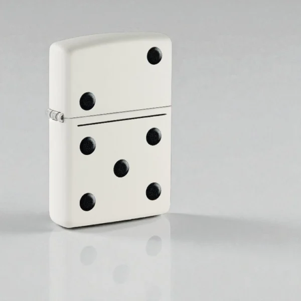 Zippo Domino Design – Igrački Motiv u Belom Mat Stilu