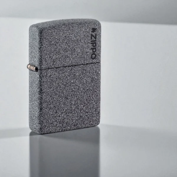Upaljač Zippo Iron Stone – Klasičan Stil sa Teksturom Kamena