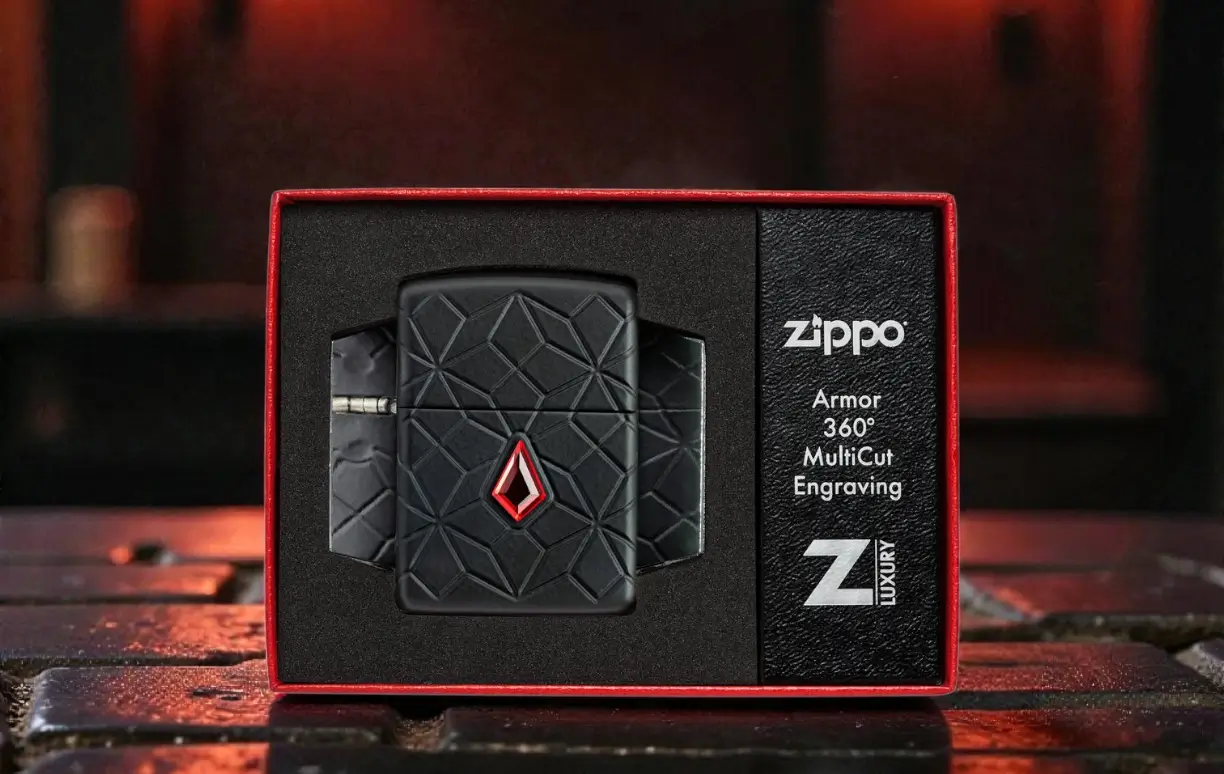 Zippo Armor Red Crystal Design upaljač u poklon kutiji