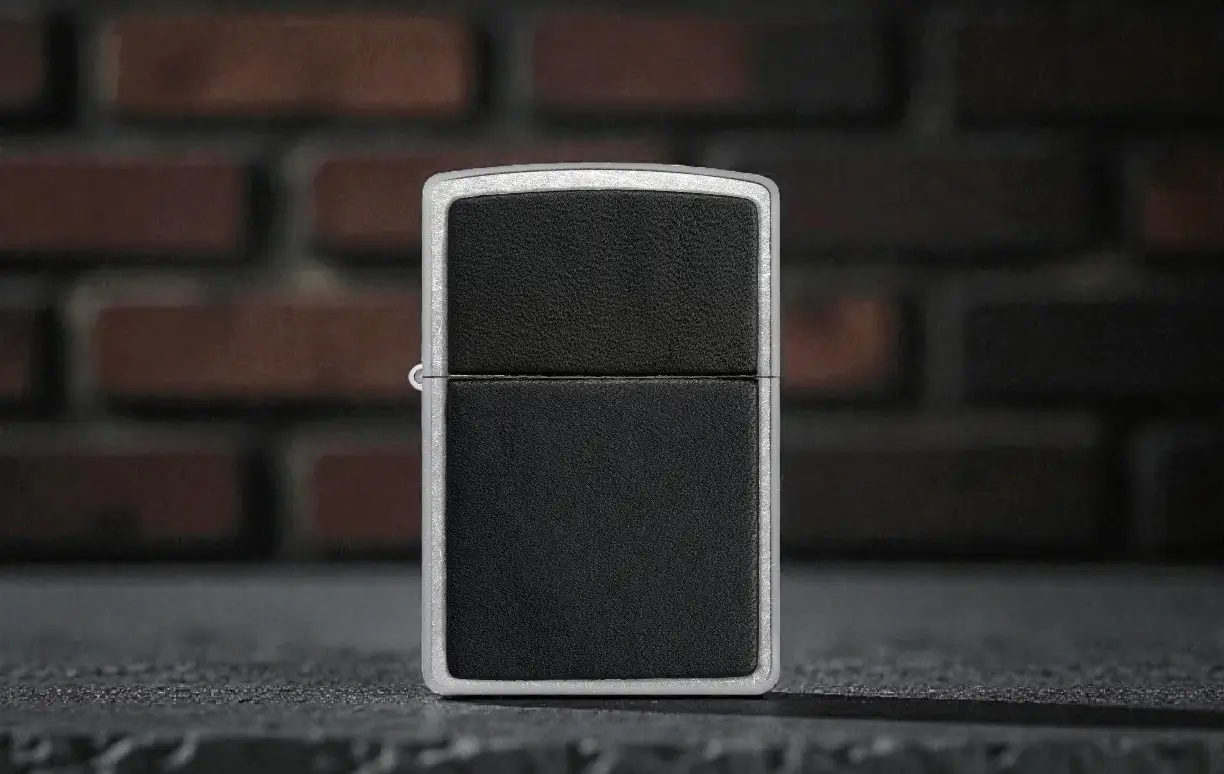 Zippo Crna Koža utisnuta na upaljaču