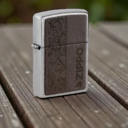 Zippo Braon Koža sa Zippo logotipom na Street Chrome upaljaču