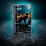 Upaljač Zippo Vuk na Mesečini sa motivom vuka u noćnom pejzažu