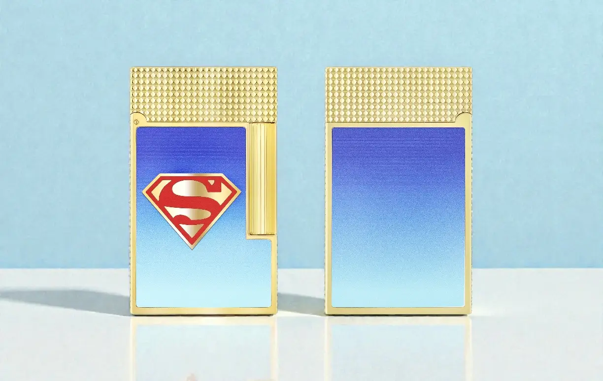 S.T. Dupont Superman Sky Blue luksuzni upaljač - obe strane