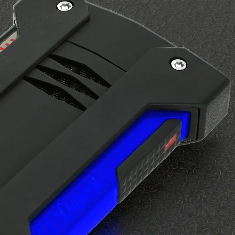 Upaljač S.T. Dupont Défi Extreme Fluo Neon Blue 4 Detalj fluorescentnog okidača S.T. Dupont Défi Extreme upaljaču