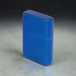 Bočni prikaz Ronson Blue Ice benzinskog upaljača