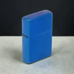 Prikaz Ronson Blue Ice benzinskog upaljača sa strane