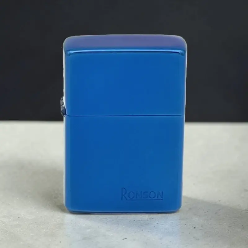 Ronson Blue Ice - Upaljač na Benzin 5 Ronson Blue Ice benzinski upaljač sa plavom sjajnom završnicom