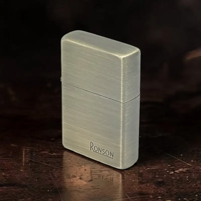 Ronson Brass Satin - Upaljač na Benzin 9 Ronson Brass Satin benzinski upaljač - prikaz sa strane