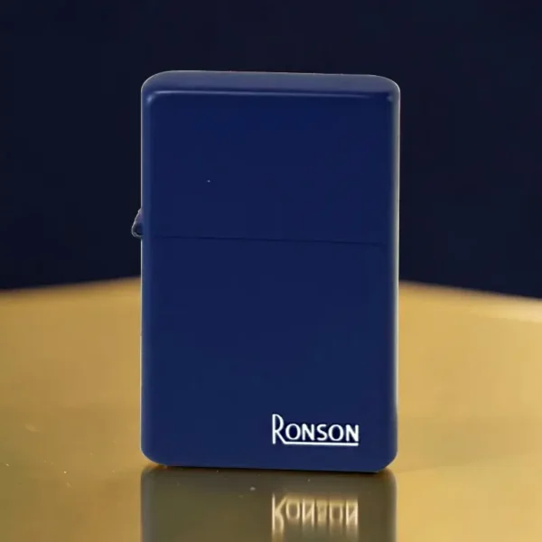 Ronson Dark Blue Matt benzinski upaljač sa tamno plavom mat završnicom