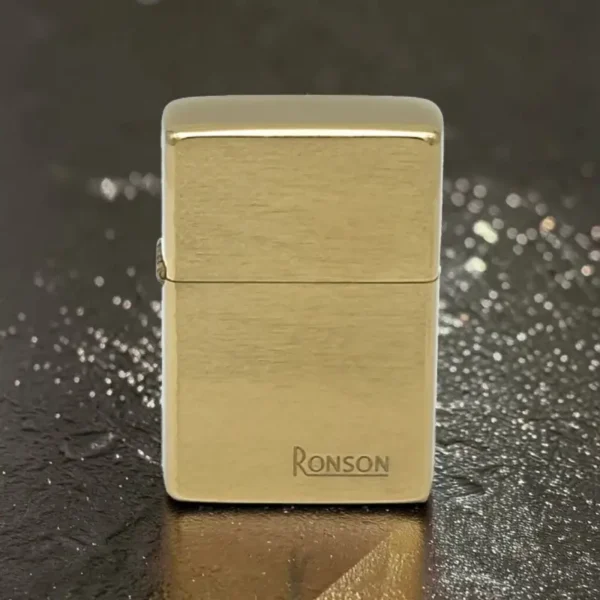 Ronson Gold Brushed benzinski upaljač sa brušenom zlatnom završnicom