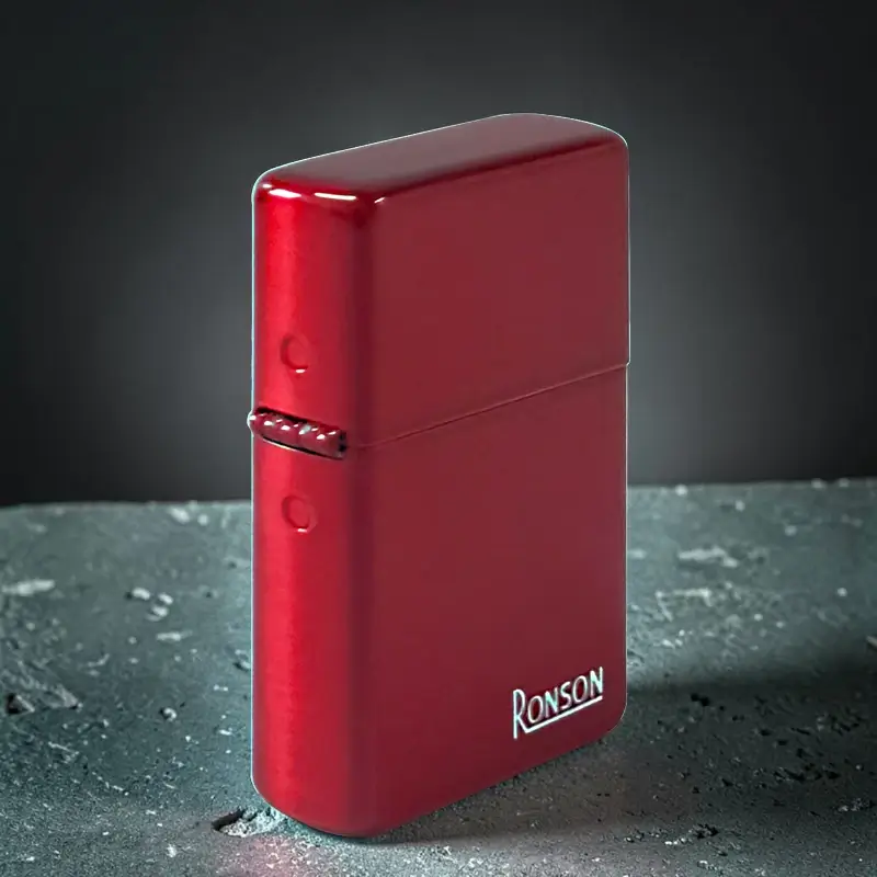 Ronson Red Ice - Upaljač na Benzin 5 Bočni prikaz Ronson Red Ice metalnog upaljača