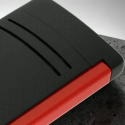 Detalj na S.T. Dupont Maxijet Matt Black / Red upaljaču
