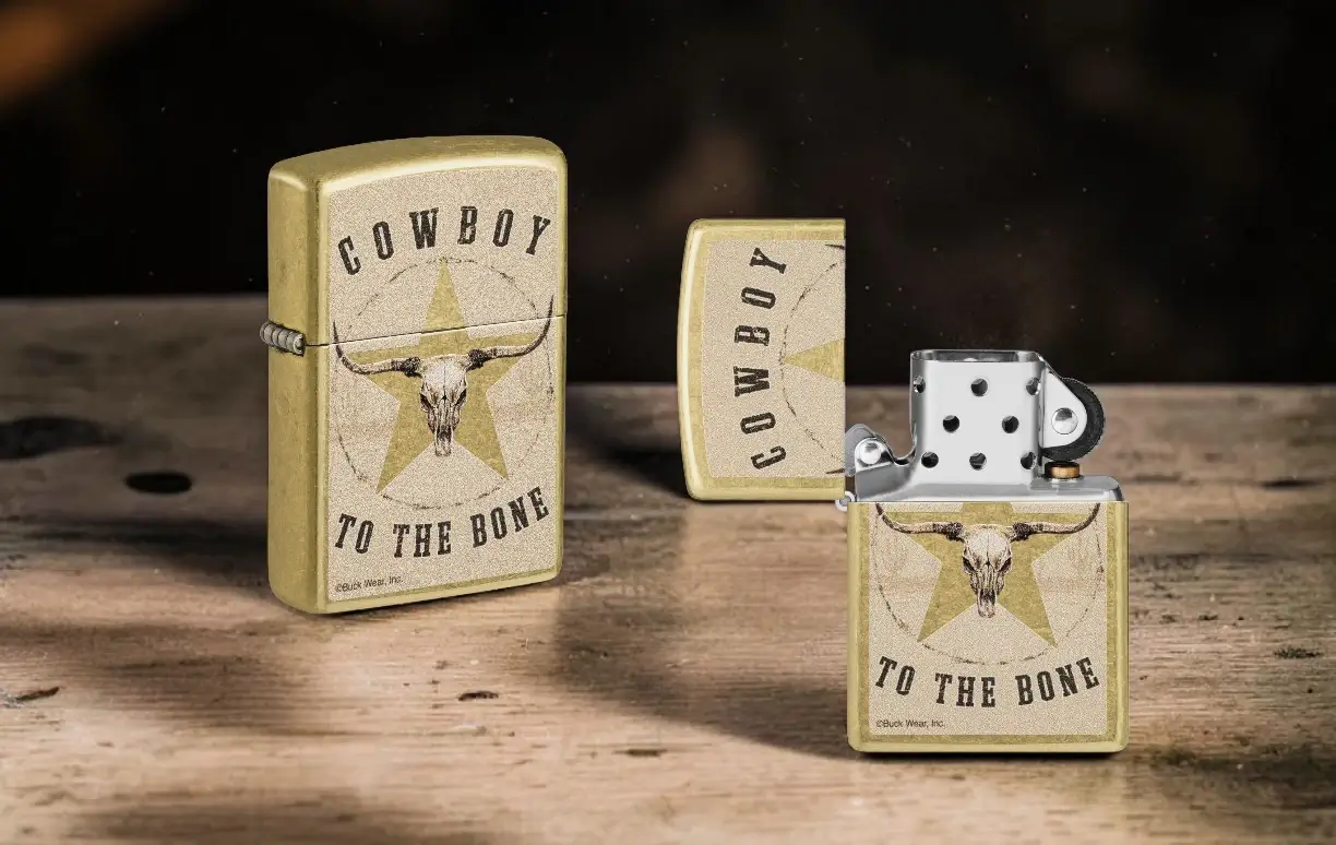 Upaljač Zippo Cowboy to the Bone Street Brass finish