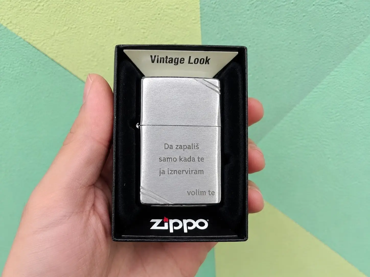 Gravirani Upaljači – Gravirani Zippo Upaljači za Poklon 9 zippo upaljač sa kratkom graviranom porukom