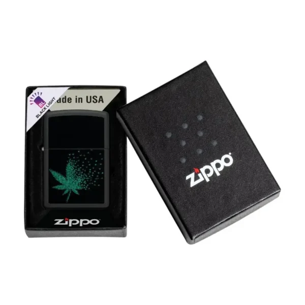 Zippo Pixel Cannabis Black Light u originalnom Zippo pakovanju