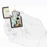 Zippo Cannabis Fairy otvoren upaljač u ruci