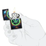Zippo Lava Leaf 47216 upaljač u ruci