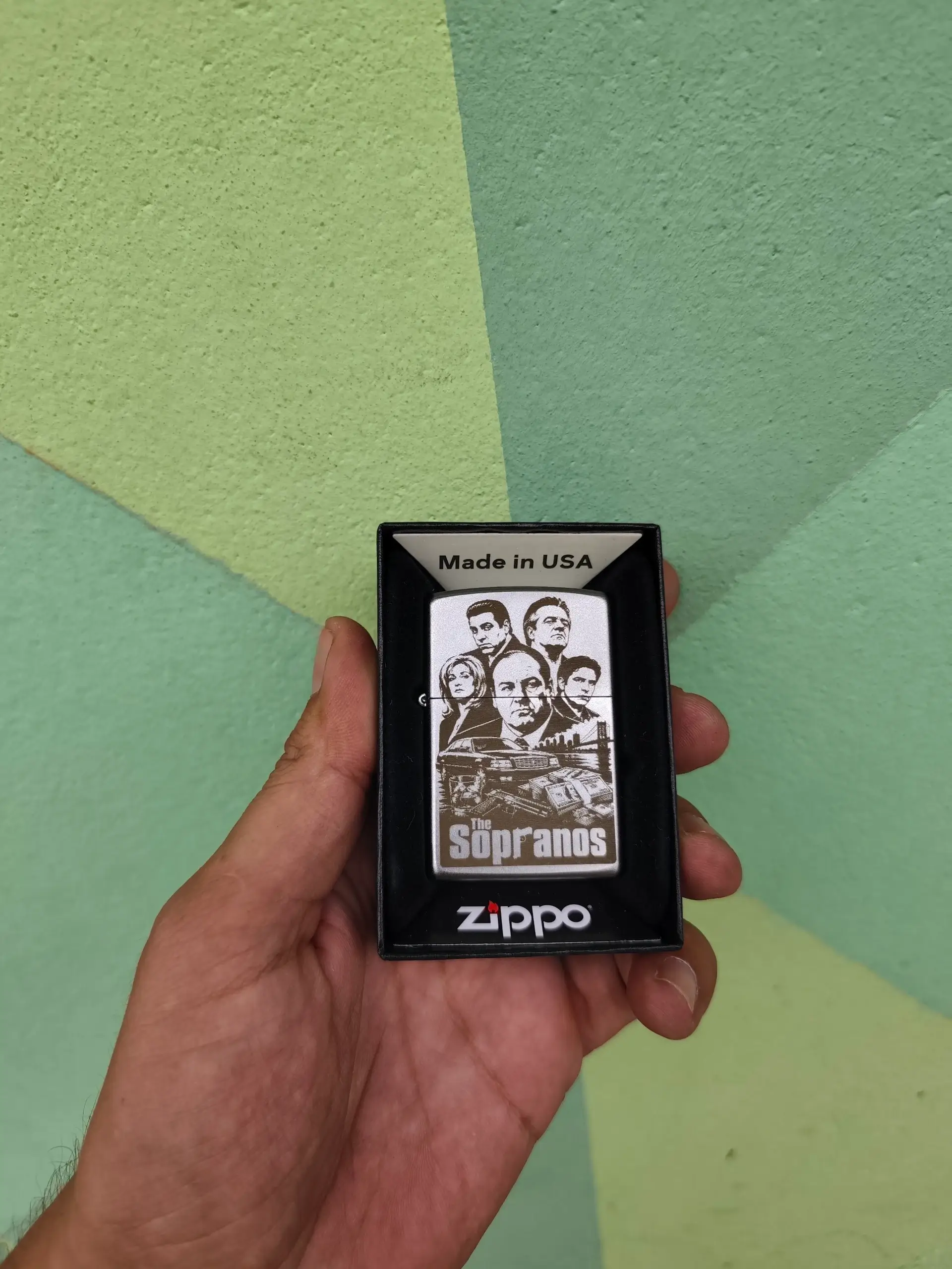 AI graviranje upaljača – od ideje u ChatGPT-u do Zippo gravure 4 AI graviranje upaljača sa Sopranos motivom na Zippo upaljaču